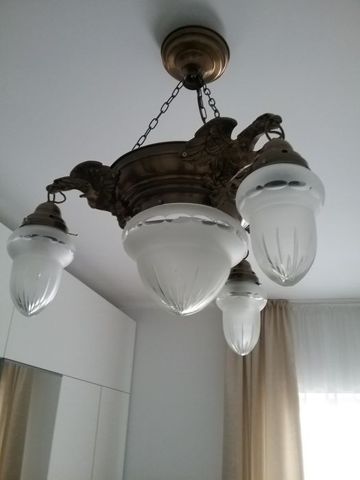 Żyrandol z orłami mosiężny ręczna Polska produkcja.