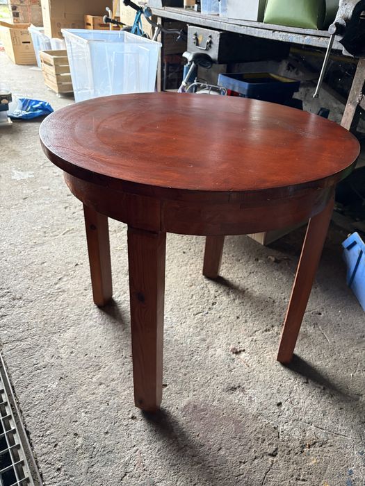 Okrągły stół z litego drewna – styl rustykalny / DIY / kawowy
