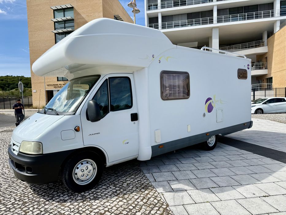 Autocaravana Citroen Capucine ano 2006, motor 2.8 JTD 128cv, 6 dormidas / Garagem grande