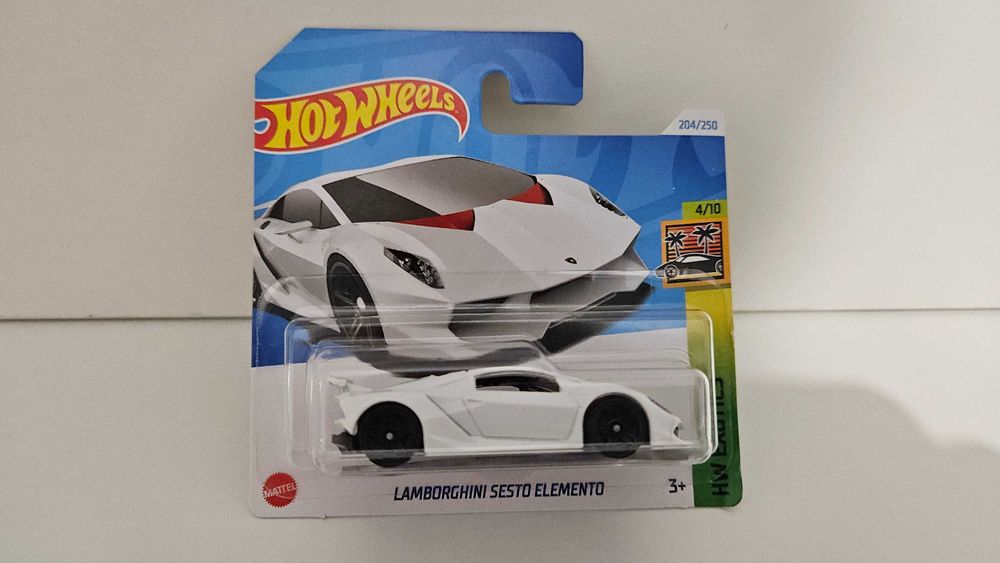 Hot Wheels Lamborghini Sesto Elemento białe