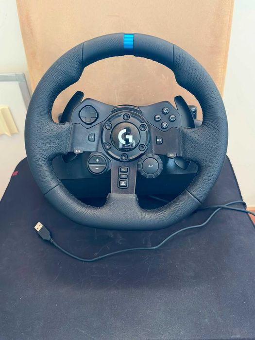 Logitech G923 – Volante e Pedais para Simulação de Condução
