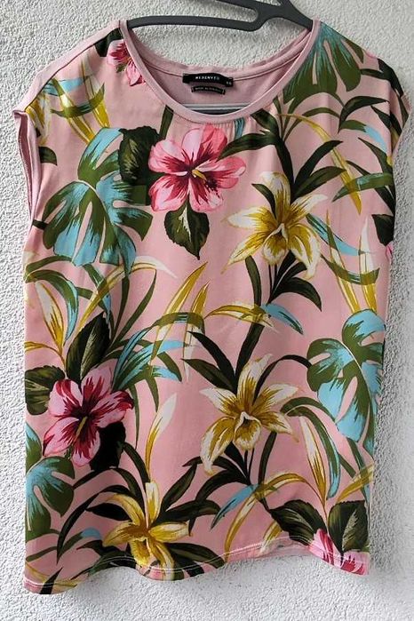 Bluzka z motywem kwiatów i liści Reserved XS