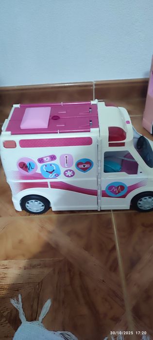 Casa,autocaravana ,ambulância da barbia