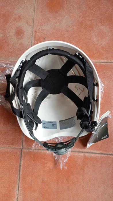 Capacete Novo Trabalhos verticais- rapel - escalada - caving