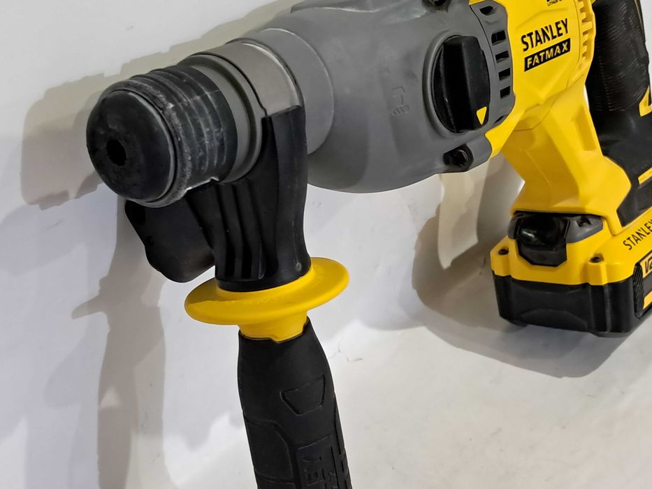 Stanley Młotowiertarka udarowa SDS PLUS 18V 2x4Ah