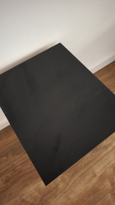 Mesa de cabeceira MALM
