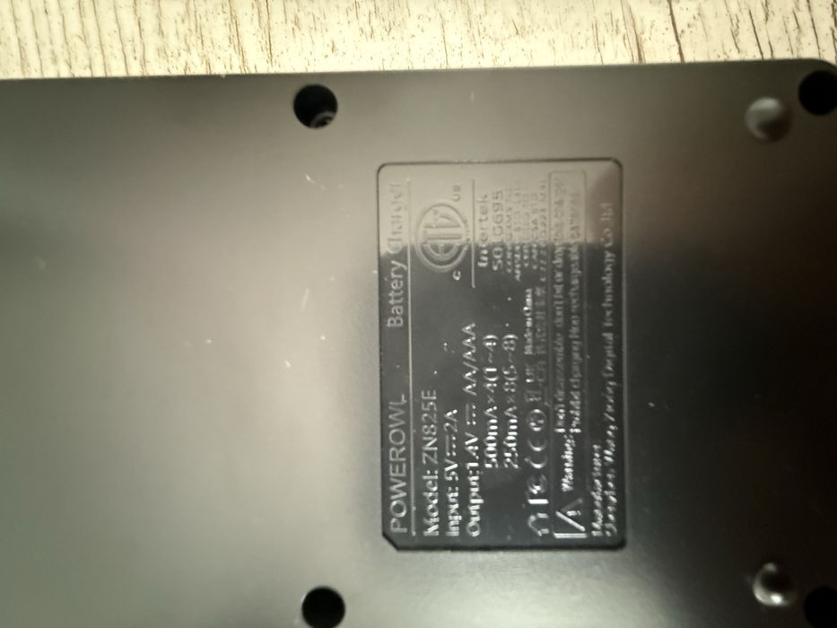 Зарядний пристрій Powerowl + 8 акумуляторів AAA по 1000mah