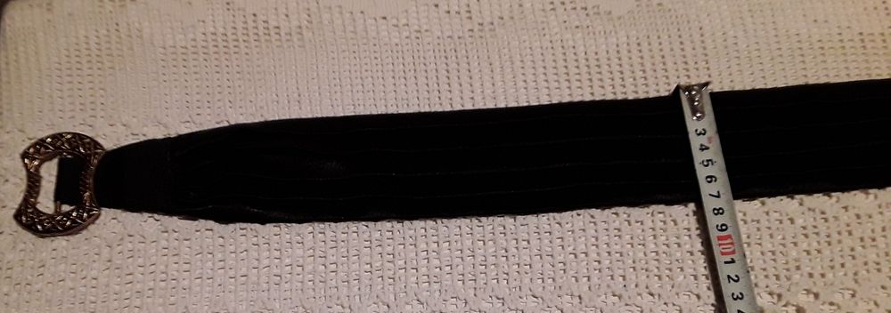 Cintos pretos em tecido