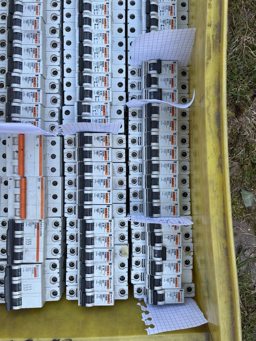 Pakiet Nowy osprzęt Merlin Gerin Multi9 K60N C60N hurt CAŁOŚĆ