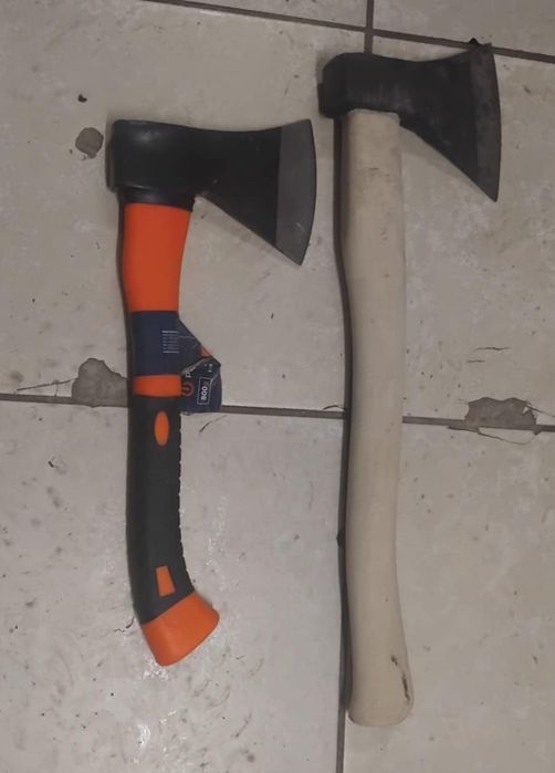 Dwie Siekiery fiber glass 800g i z trzonkim drewnianym 1000g