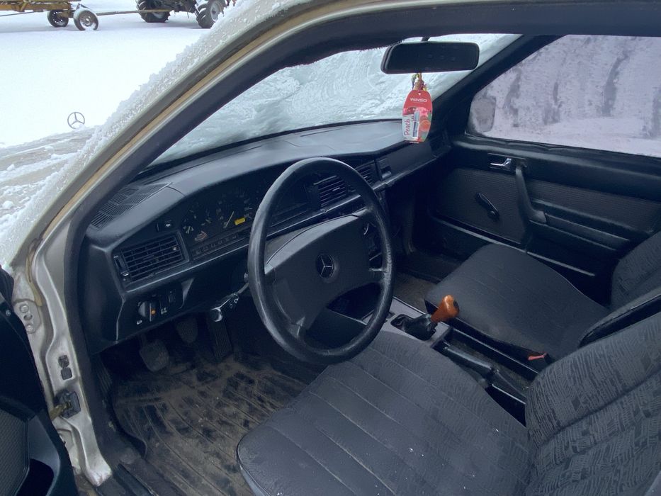 Разбор запчастей Mercedes benz w201 m102 2.0