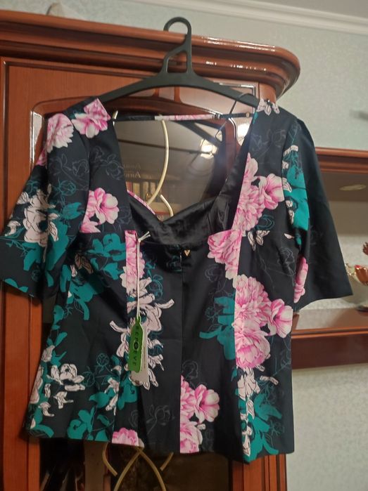Продам нову блузку Guess