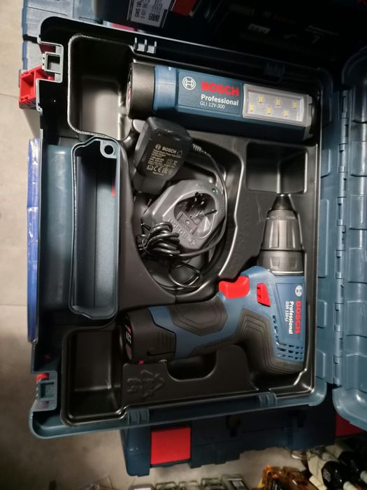 Bosch GSR 120Li + Gli 12-300v zestaw wkretarka latarka