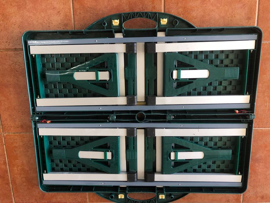 Portable Table in Carry Case with 4 Chairs Included64553335588353123