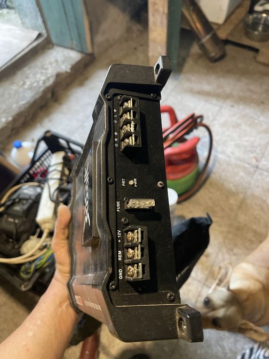 Kit Som Automóvel – Amplificador + Subwoofer Magnat