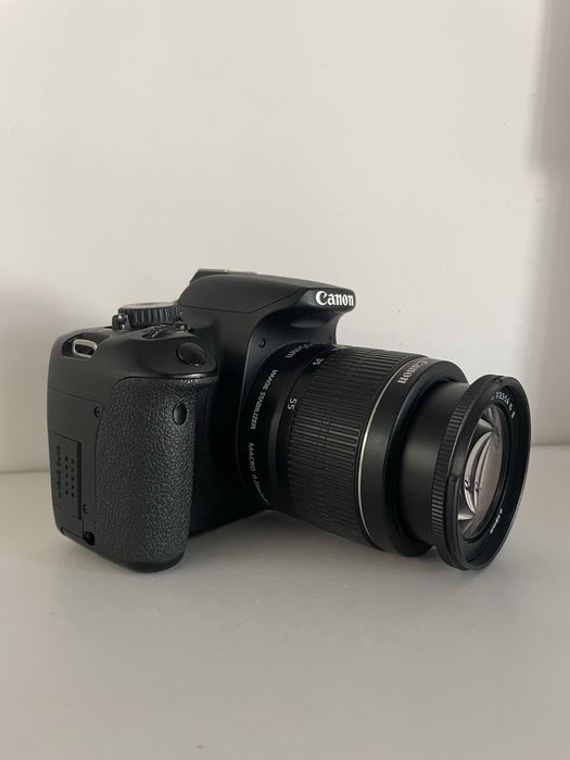 Canon 650D + Lente 18-55mm IS II + Cartão 128GB + 2 Baterias