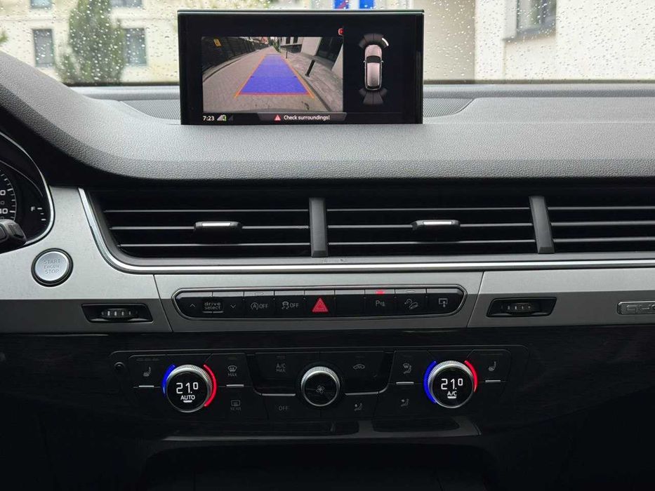 Автомобіль Audi Q7