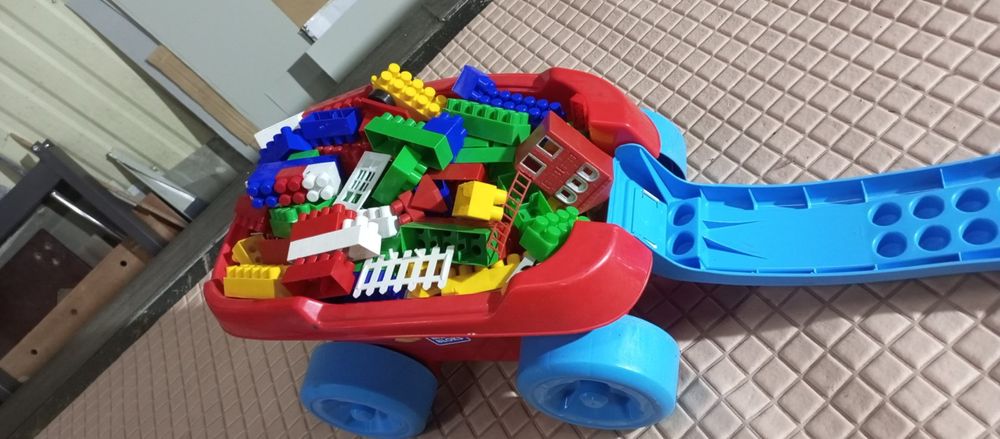 Підвісна гойдалка,  самокат, пластиковий візок для іграшок