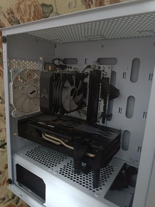 Продам игровой компьютер вместе с клавиатурой и мышкой