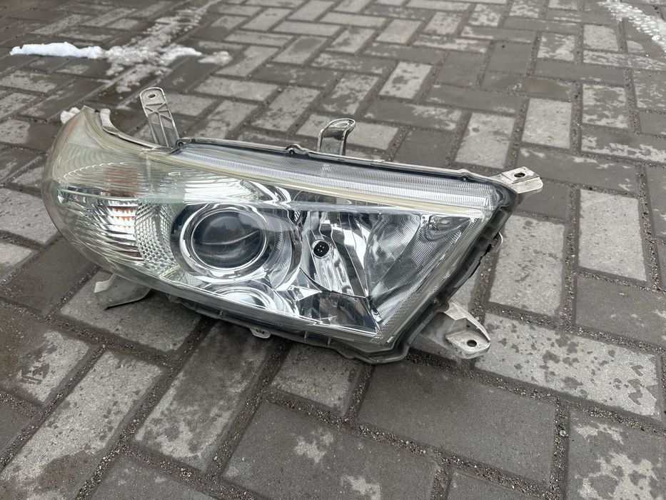 Фара Toyota Highlender Тойота Хайлендер