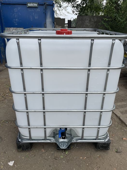 Еврокуб, емкость 1000 литров.