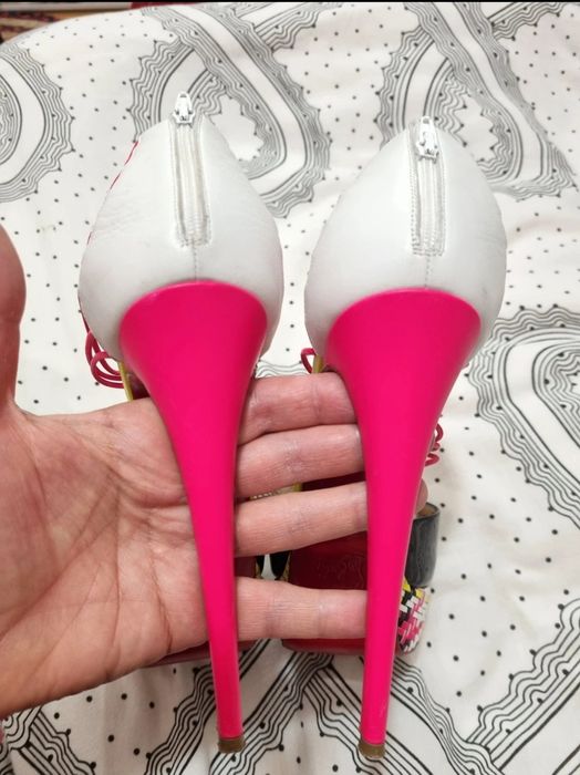 Sandálias EXTRAVAGANTES Christian Louboutin CONFUSALTA 150