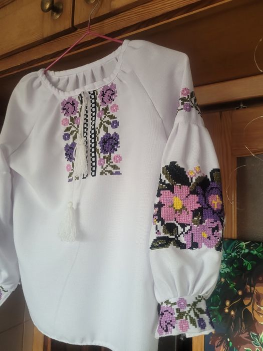 Продам вишиванку 116-128р