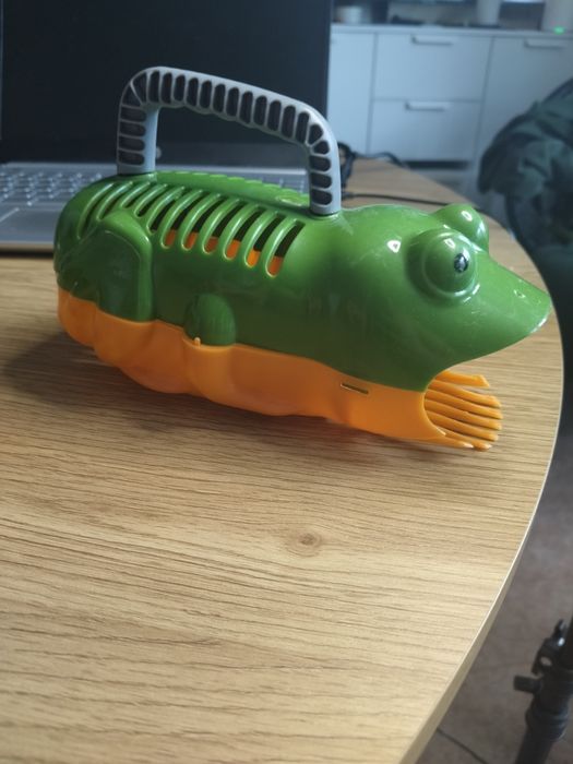 Zbieraczka do jagód plastikowa dla dzieci żabka