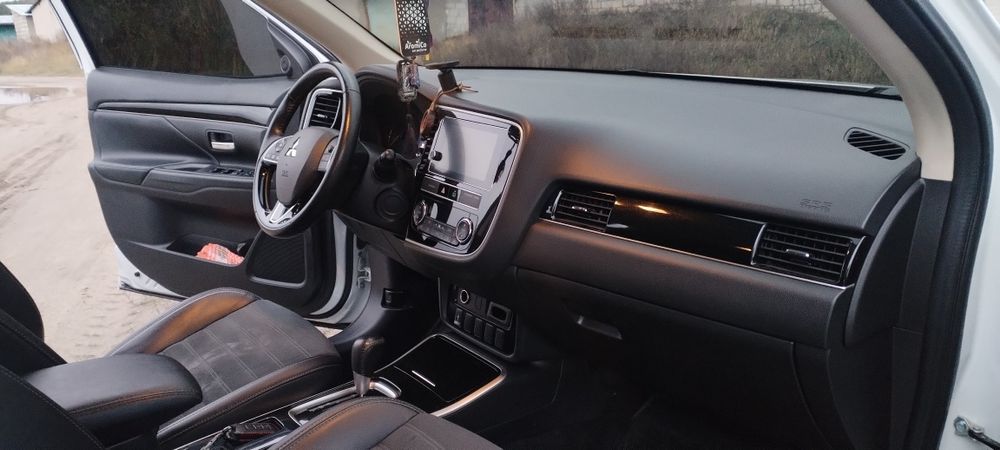 Mitsubishi Outlander 2.4 Г/Б