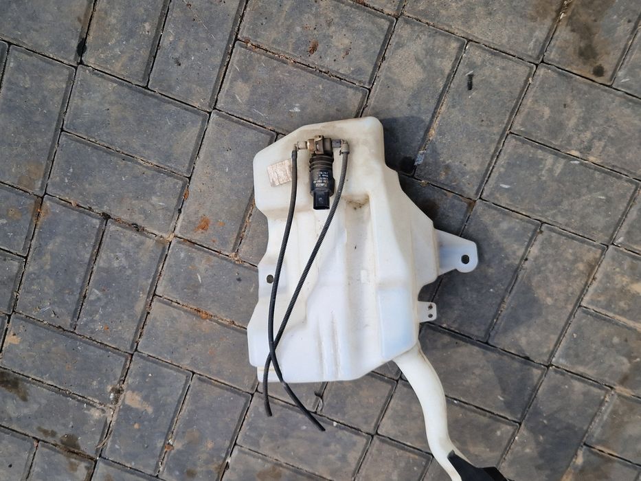 Zbiorniczek spryskiwaczy kuga 2