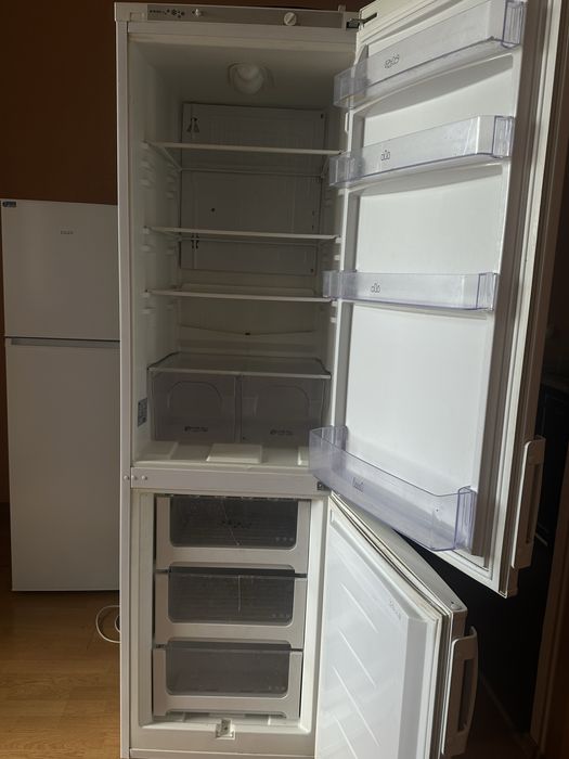 Холодильник ZANUSSI