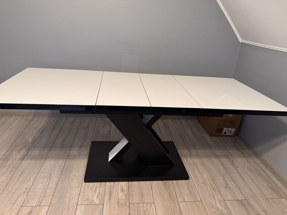 Stol bialy rozkladany