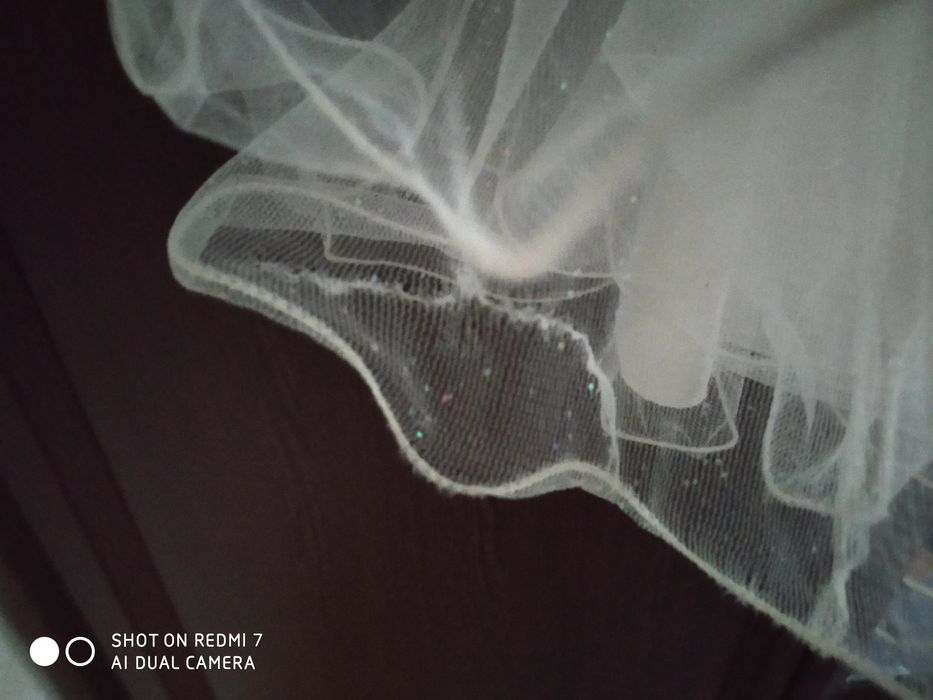 Бомбезна бальна сукня