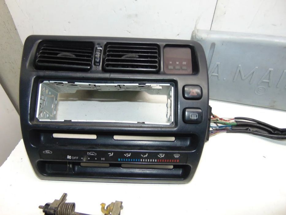 Toyota corolla XLI AE100 vários