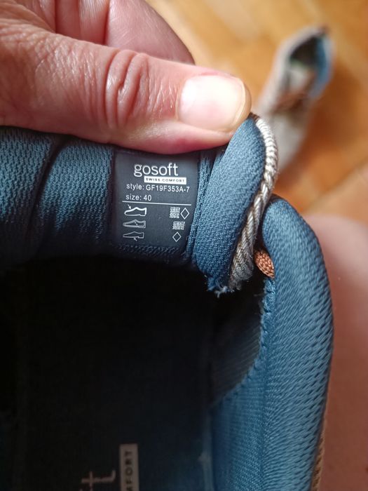 Buty sportowe i eleganckie