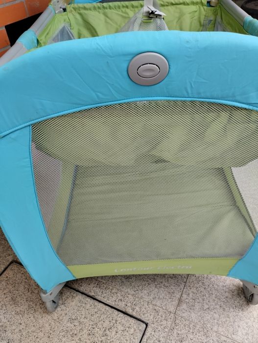 Parque dobrável com assessórios