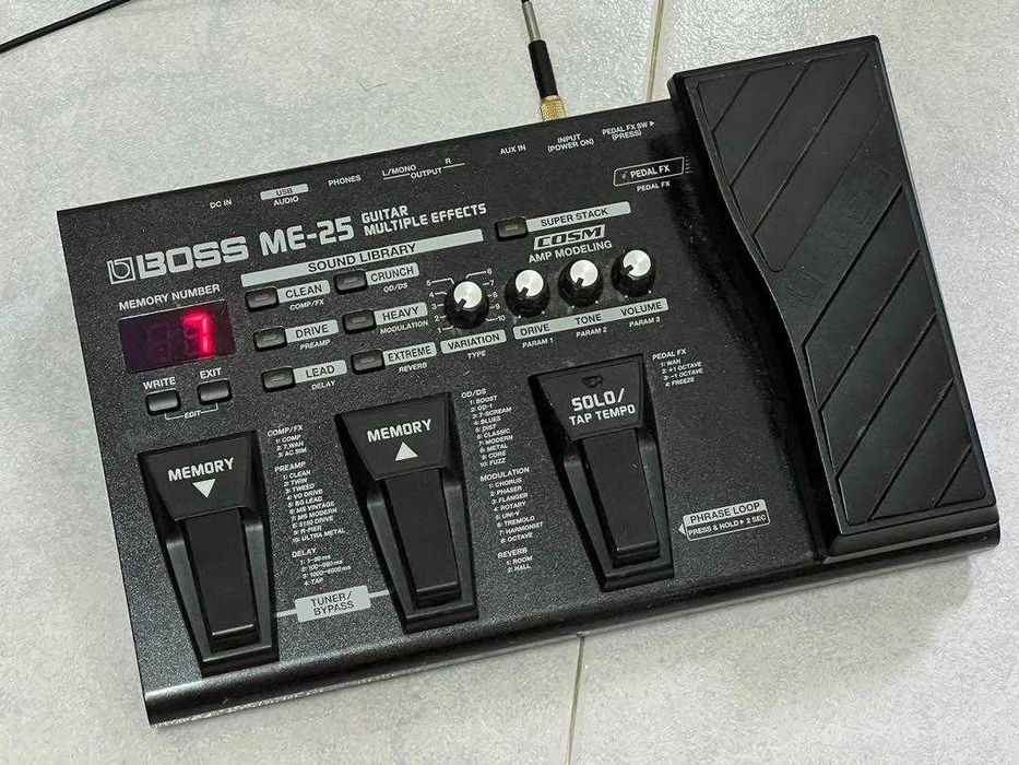 Boss ME-25 guitar multi effect