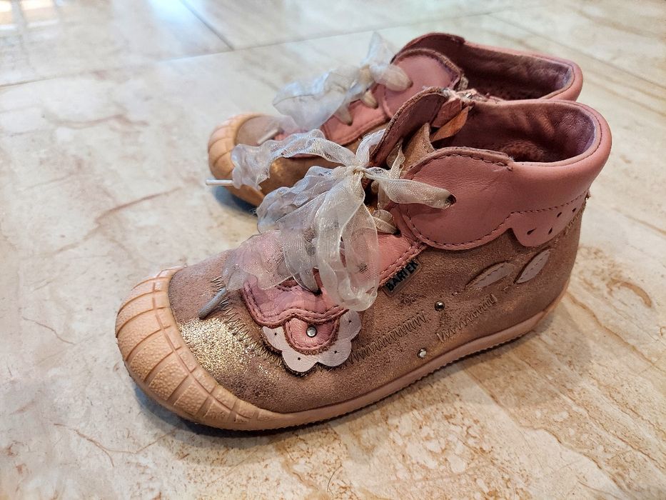 Sprzedam buty Bartek rozmiar 26