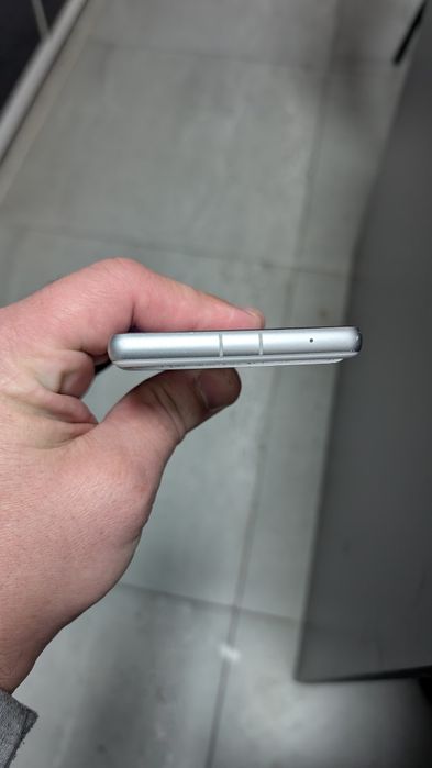 Google pixel 7а 8/128 неверлок хорошее состояние