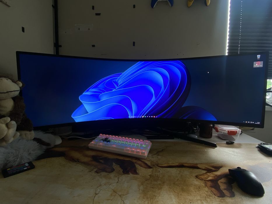 Monitor. Samsung odyssey neo g9 49” 240hz 1ms