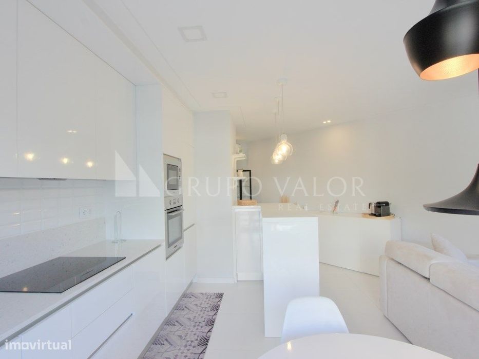 Apartamento T2 com parqueamento, Costa da Caparica