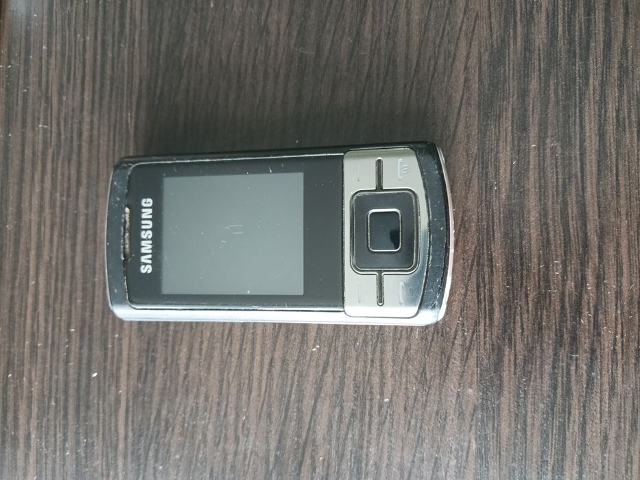 Nokia . Samsung.