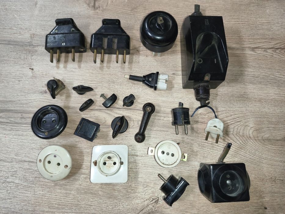 Stare gniazda przełączniki