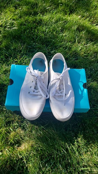 Кеди Converse, 36.5-37 р., легкі, білі, зручні, оригінал з коробкою. !