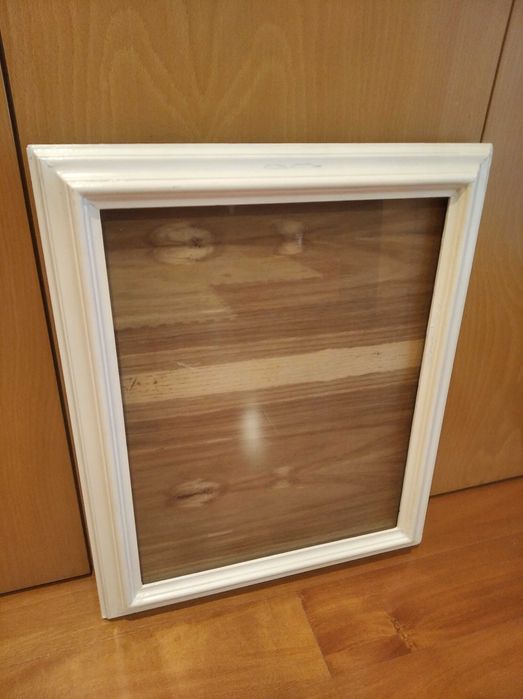 Moldura branca clássica vintage 59 x 48 cm