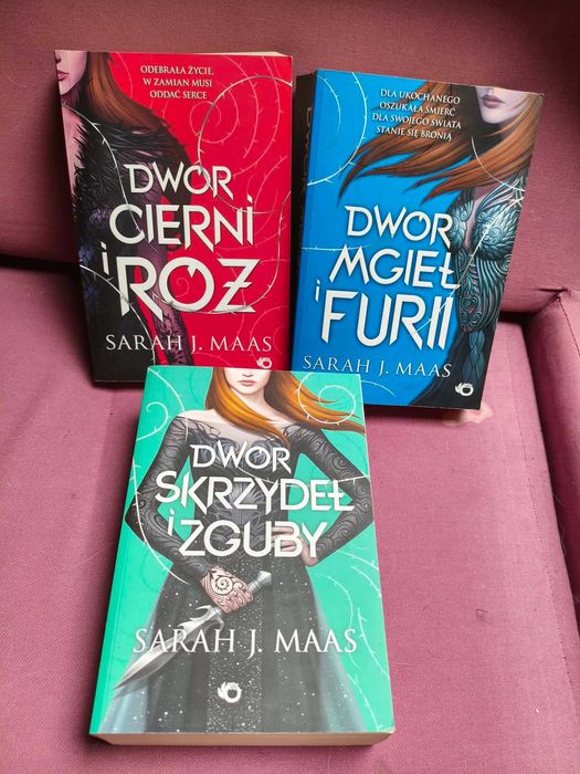 Dwór Cierni i Róż, Dwór Mgieł i Furii, Dwór Skrzydeł i Zguby, Sarah J. Maas