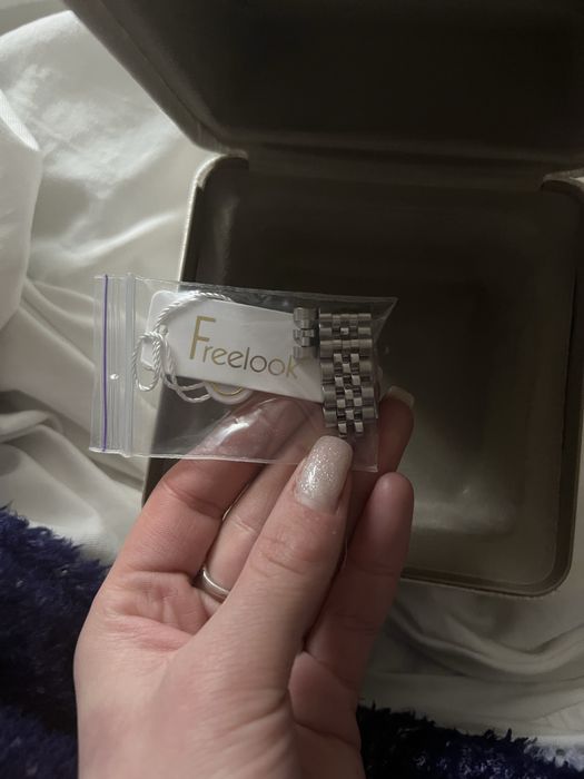 Годинник Freelook