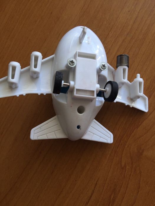 Самолет детская игрушка