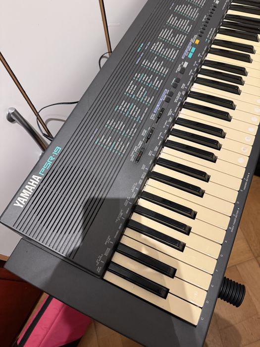 Синтезатор Yamaha psr 19