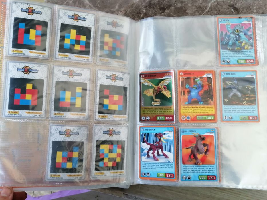 Cadernetas /  cartas / campos batalha INVIZIMALS